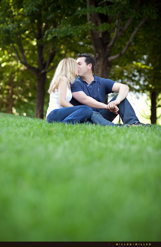 kiss in Lincoln Park kiss in Lincoln Park
