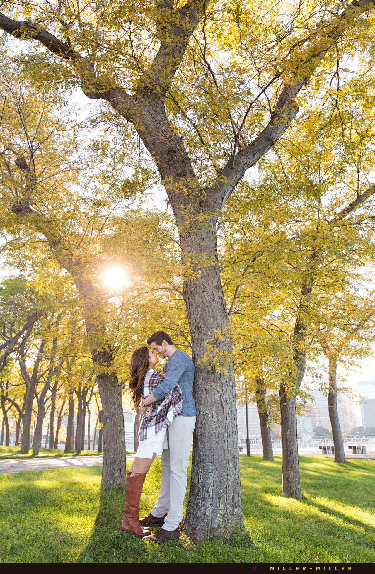 fall-chicago-engagement-photos